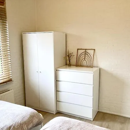 New: Summerhouse Near Beach&lake Feriehus Noordwijkerhout